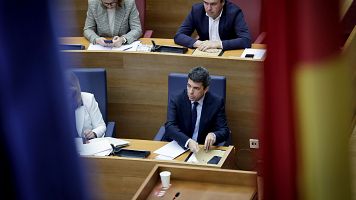 El 'president' Carlos Mazn en el pleno de Les Corts