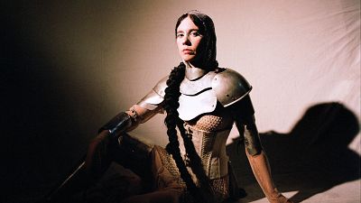 Javiera Mena estrena el videoclip de "Mar de Coral"