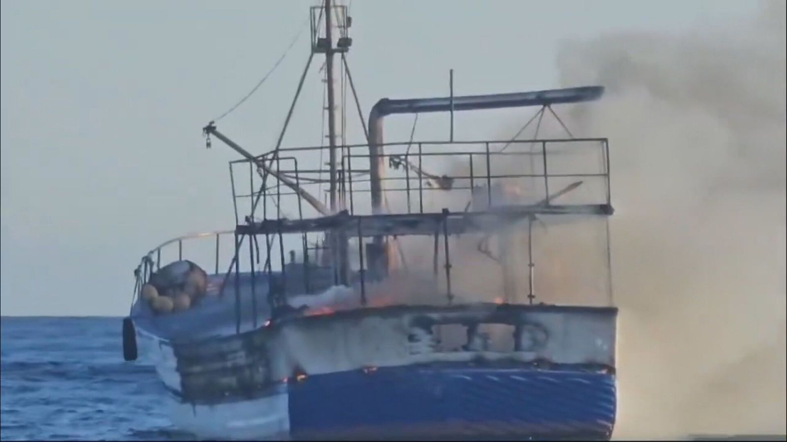 Cinco municipios canarios en alerta por contaminación marítima - Informativo 24h | Ver