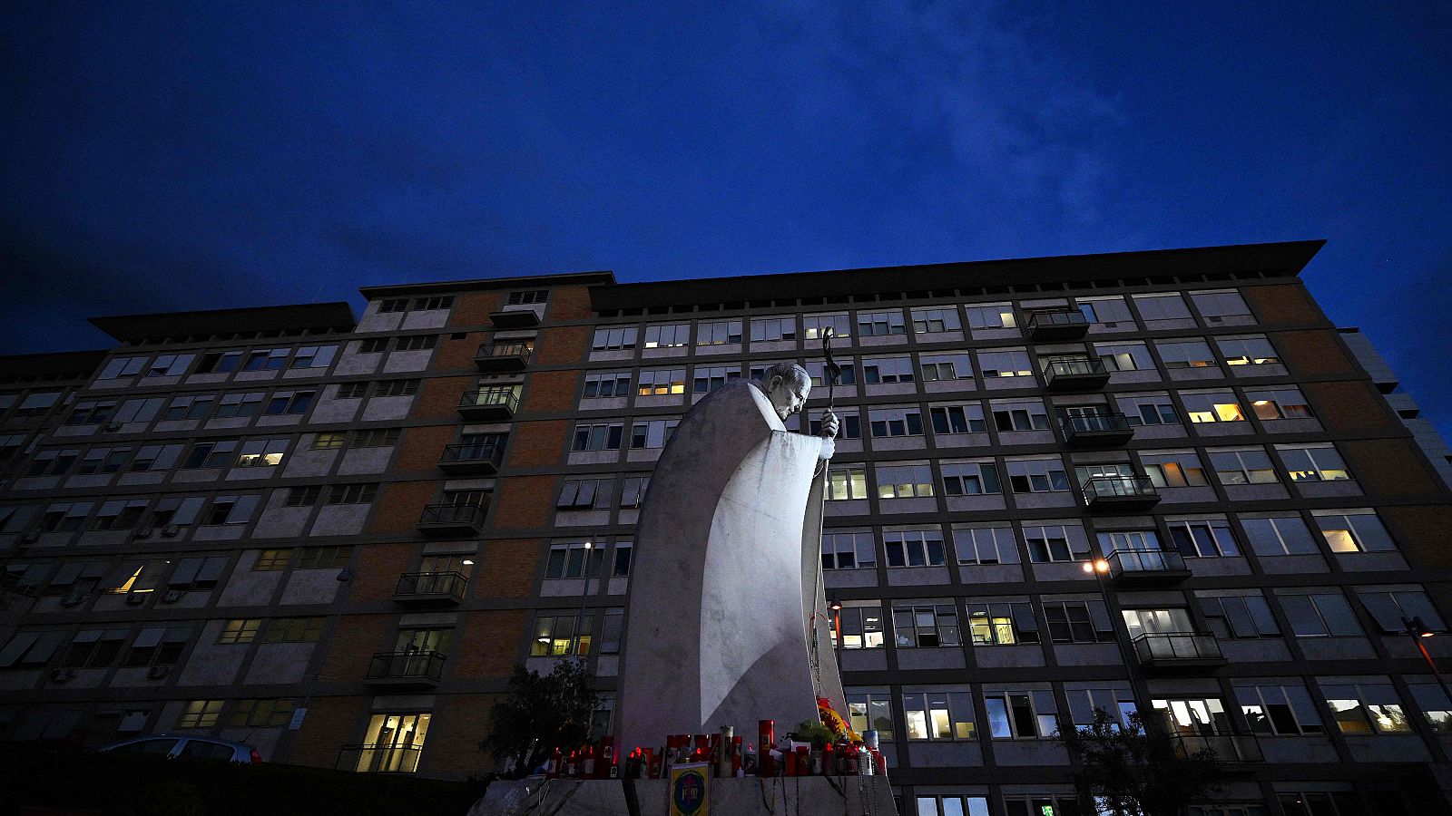 Los médicos reducen el uso de ventilación mecánica del papa - Fin de semana 24h | Ver