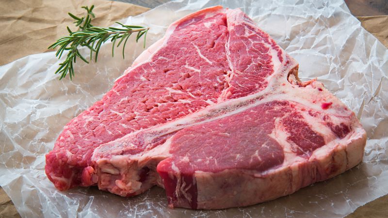 Analizan la evolución del gen que hace que la carne roja sea cancerígena