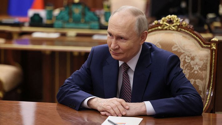Putin, en el Kremlin, tras hablar con Trump