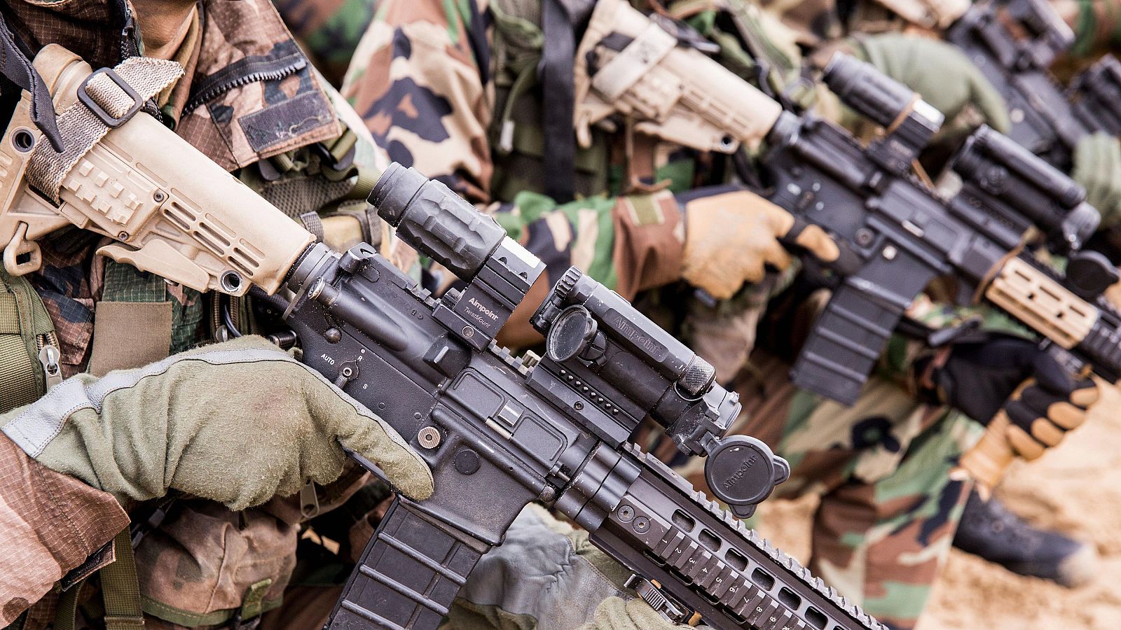 Bruselas urge a los Estados miembros a invertir en defensa - Telediario 1 | Ver