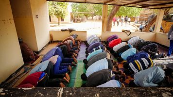 Mueren 44 civiles en un ataque yihadista contra una mezquita en Nger