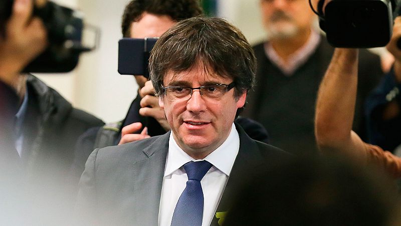 Puigdemont ofrece a Rajoy una reunión fuera de España y le insta a "aceptar los resultados" ante el fracaso del 155