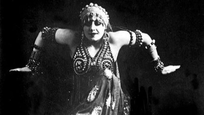 Carmen Tórtola Valencia, la genial bailarina que hizo activismo contra el corsé