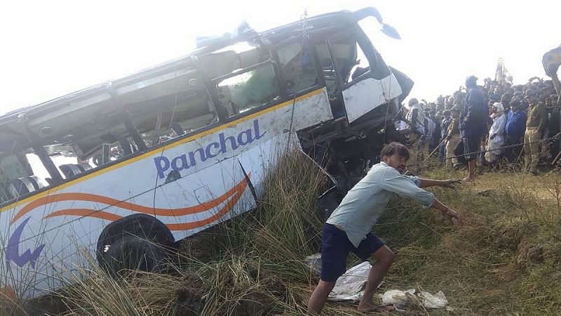 32 muertos en un accidente de autobús en la India