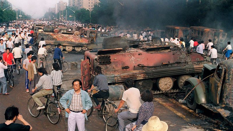 La matanza de Tiananmen dejLa matanza de Tiananmen dejó 10.000 muertos, según un documento desclasificado