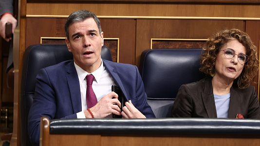 Poltica hoy 26 de marzo: el presidente del Gobierno, Pedro Snchez y la vicepresidenta primera y ministra de Hacienda, Mara Jess Montero