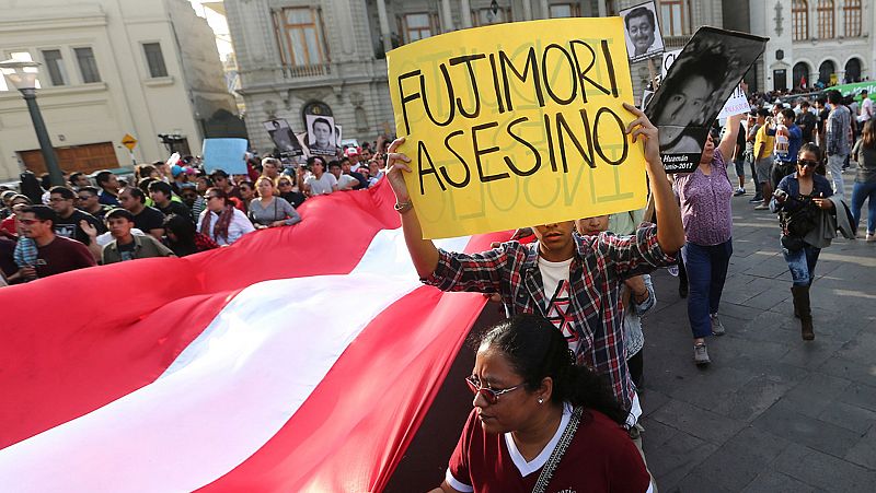 Miles de peruanos vuelven a salir a la calle para protestar por el indulto a Fujimori