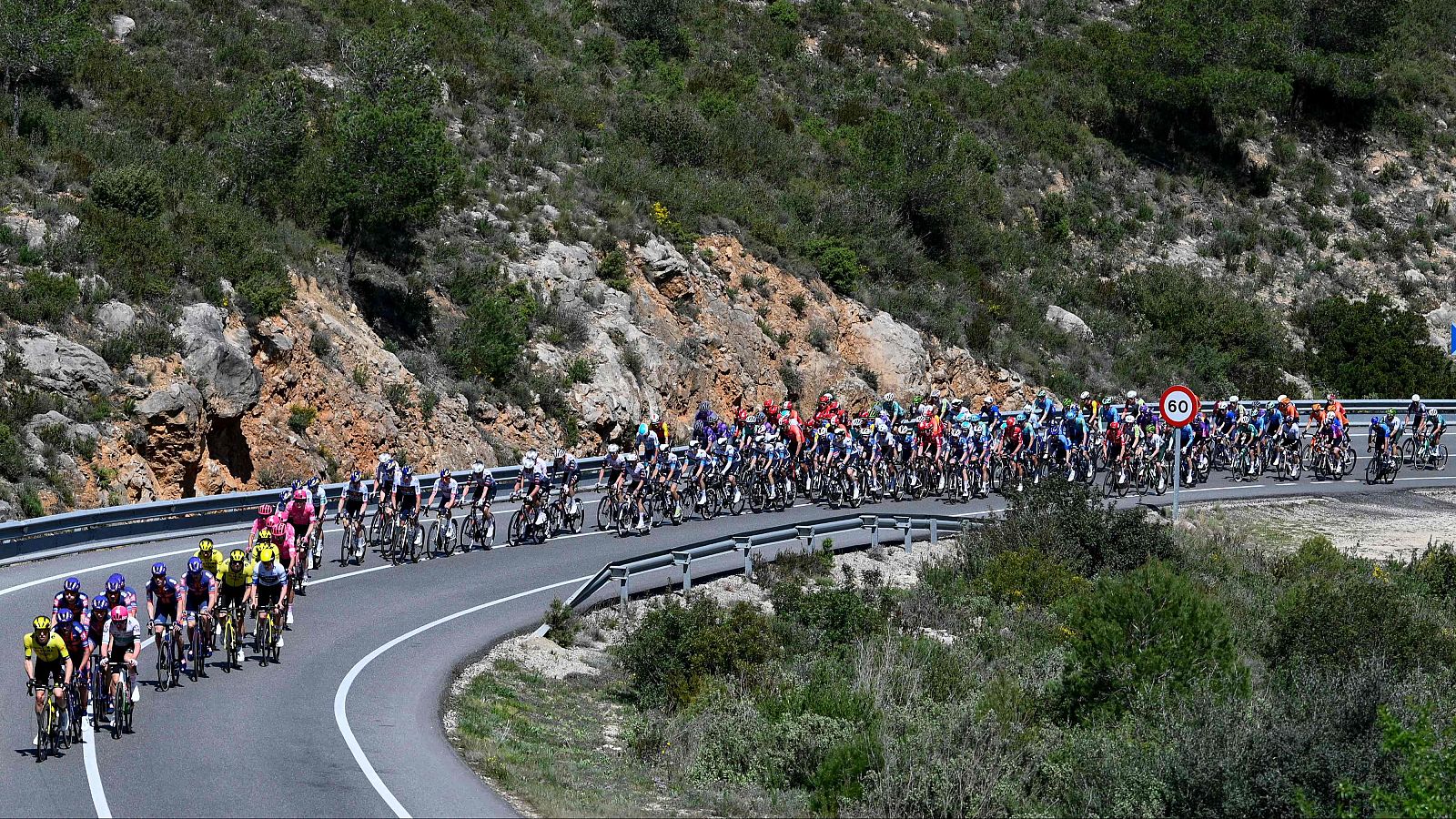 La Volta reubica la meta de la etapa 6 por fuertes vientes - El mundo en 24 horas | Ver