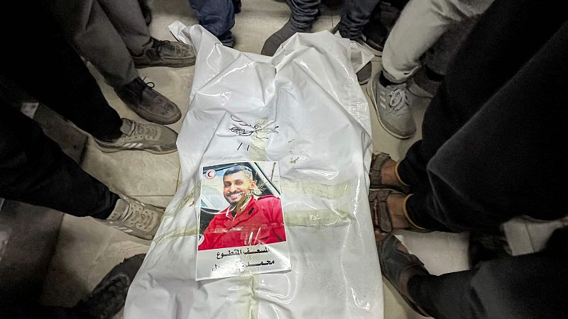 Israel ordena evacuar Ráfah mientras Palestina tacha de crimen de guerra la muerte de los paramédicos en Gaza
