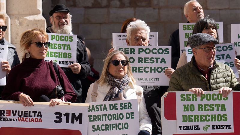 Las campanas de la Espaa vaciada llevan mensajes de reivindicacin contra la despoblacin