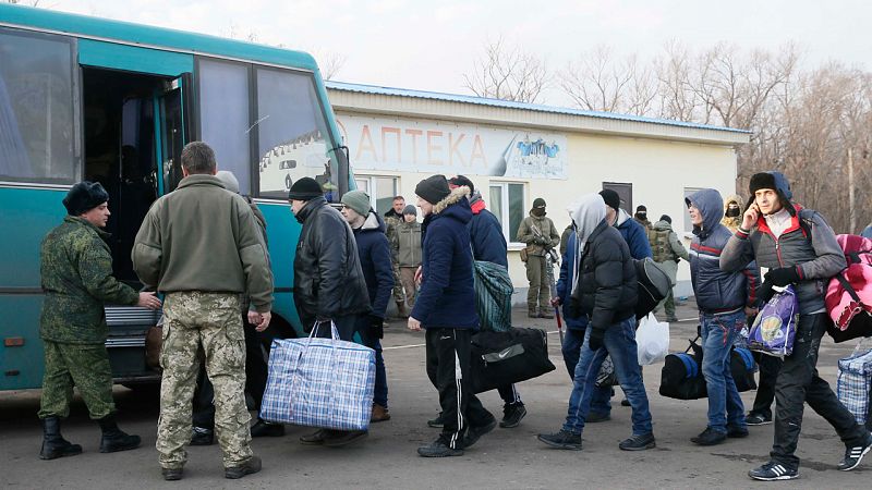 Ucrania y los prorrusos inician el mayor canje de prisioneros desde el estallido del conflicto
