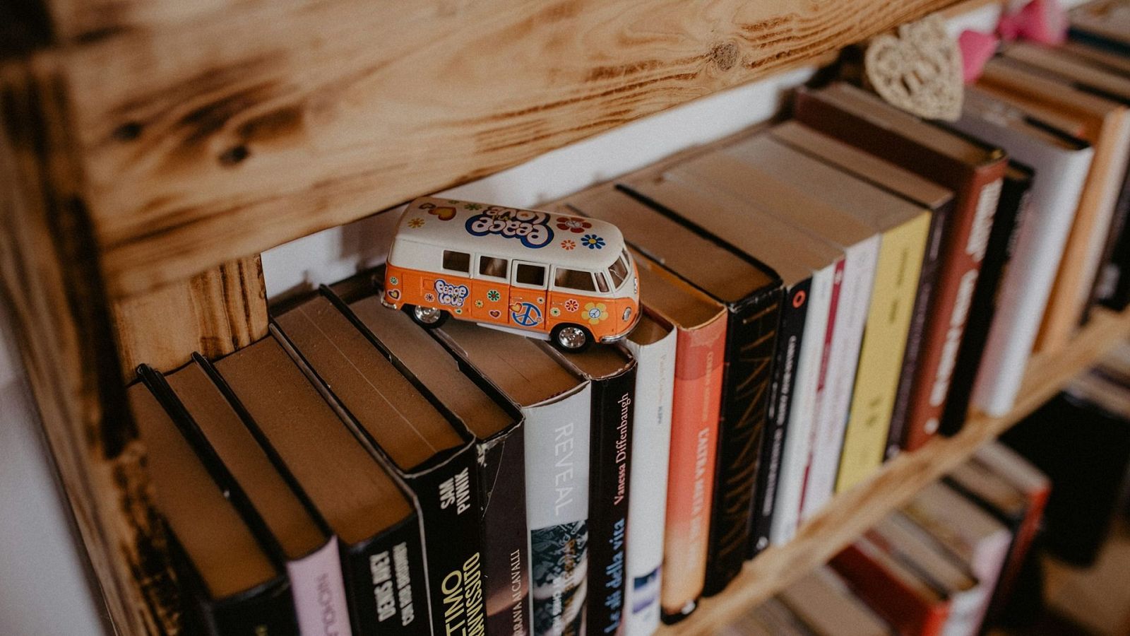 Libros sobre ruedas en el bibliobús - Página Dos - Página Dos | Ver