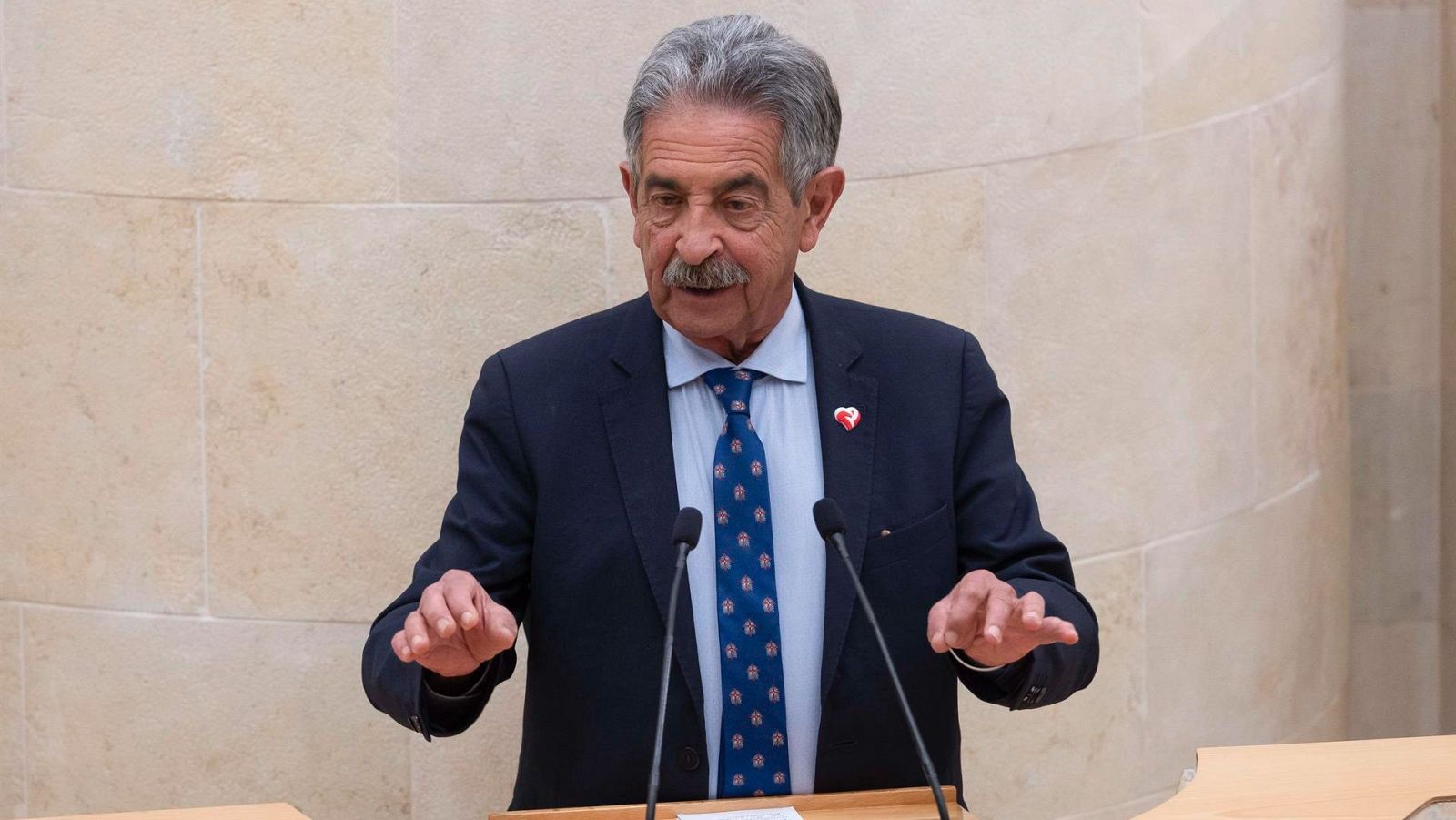 Revilla: "El emérito ha perdido, se mete con quien paga en España" - La hora de La 1 | Ver