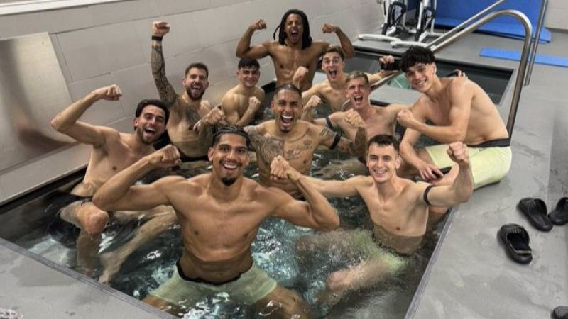 El pase a la final del clásico y la opción del triplete desatan la euforia en el vestuario del Barça