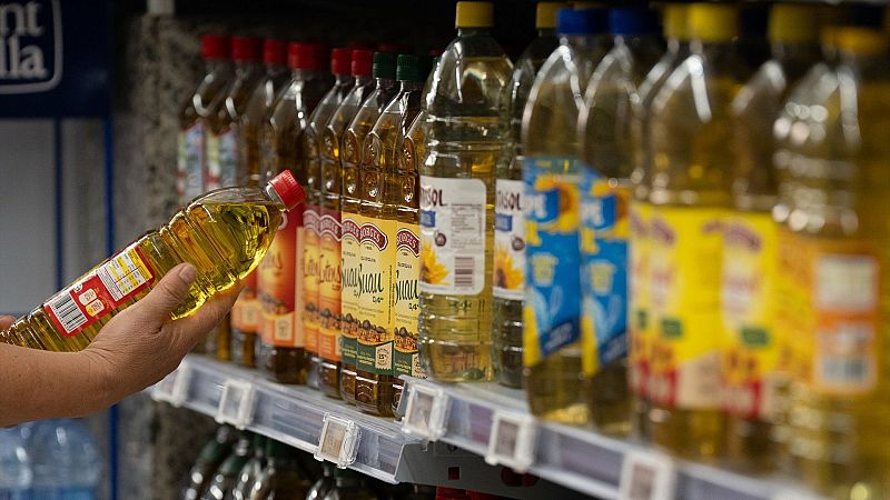 Facua denuncia que seis grandes cadenas continúan pactando los precios del aceite de oliva