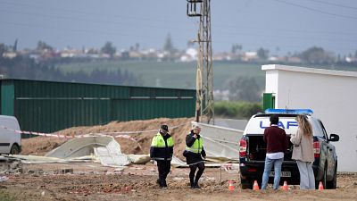Tres muertos tras el derrumbe de una nave agrcola por el viento enCoria del Ro,Sevilla