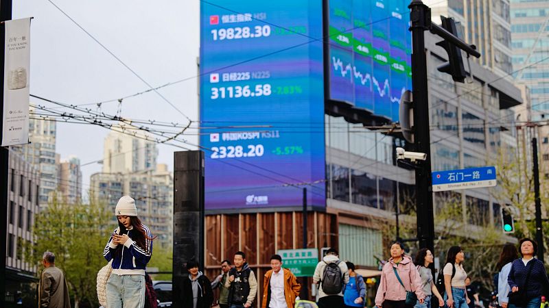 Trump amenaza a China con un arancel adicional del 50% si Pekín no retira antes de este martes los suyos
