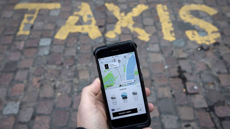 Uber y Cabify tendrán que inscribir en un registro público todos los servicios que contraten sus usuarios