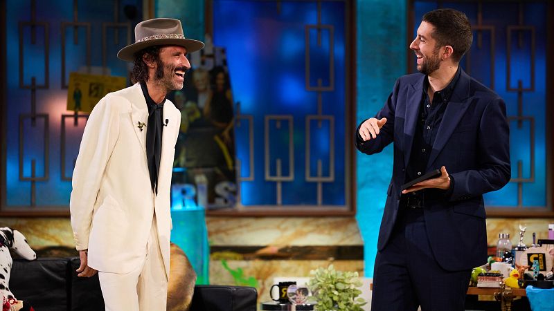 ¿Cómo se fraguó la colaboración entre Leiva y Robe? Los detalles, en La Revuelta