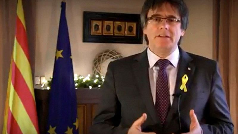 Puigdemont exige a Rajoy "aceptar" el 21D y negociar con el "leg�timo Govern"