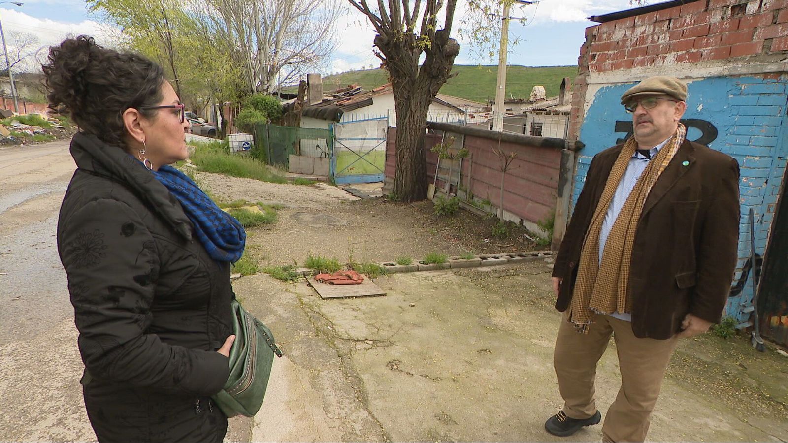 Activistas gitanos piden leyes dirigidas a acabar con precariedad - Telediario 1 | Ver