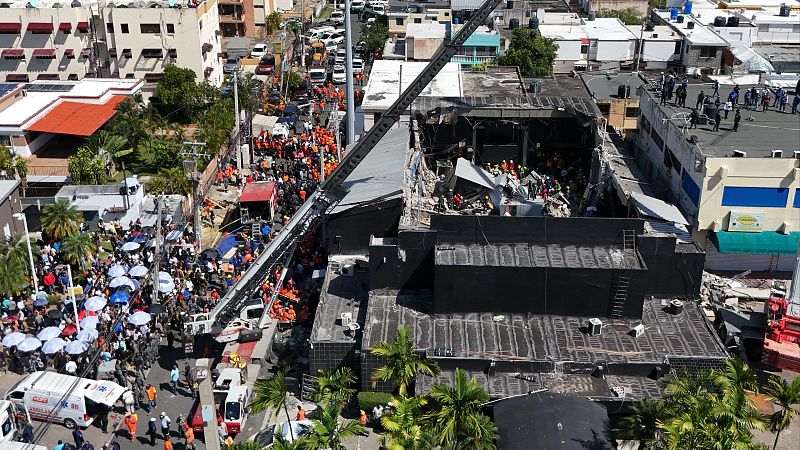 Al menos 98 muertos y más de un centenar de heridos al desplomarse el techo de una discoteca en Santo Domingo