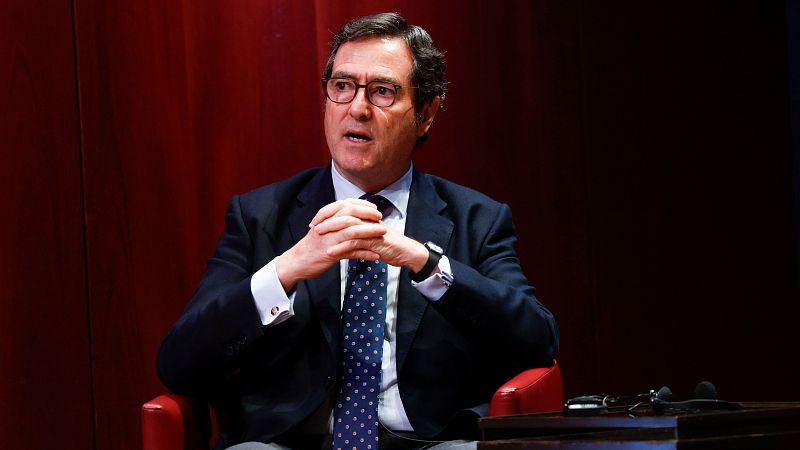 Garamendi exige "acuerdos en España" frente a los aranceles y dice que la "interferencia" de Junts "no tiene sentido"