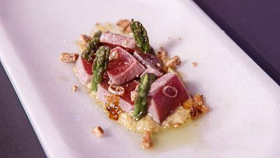 Receta de tataki de at�n con esp�rragos de Gabriela en MasterChef 12+1