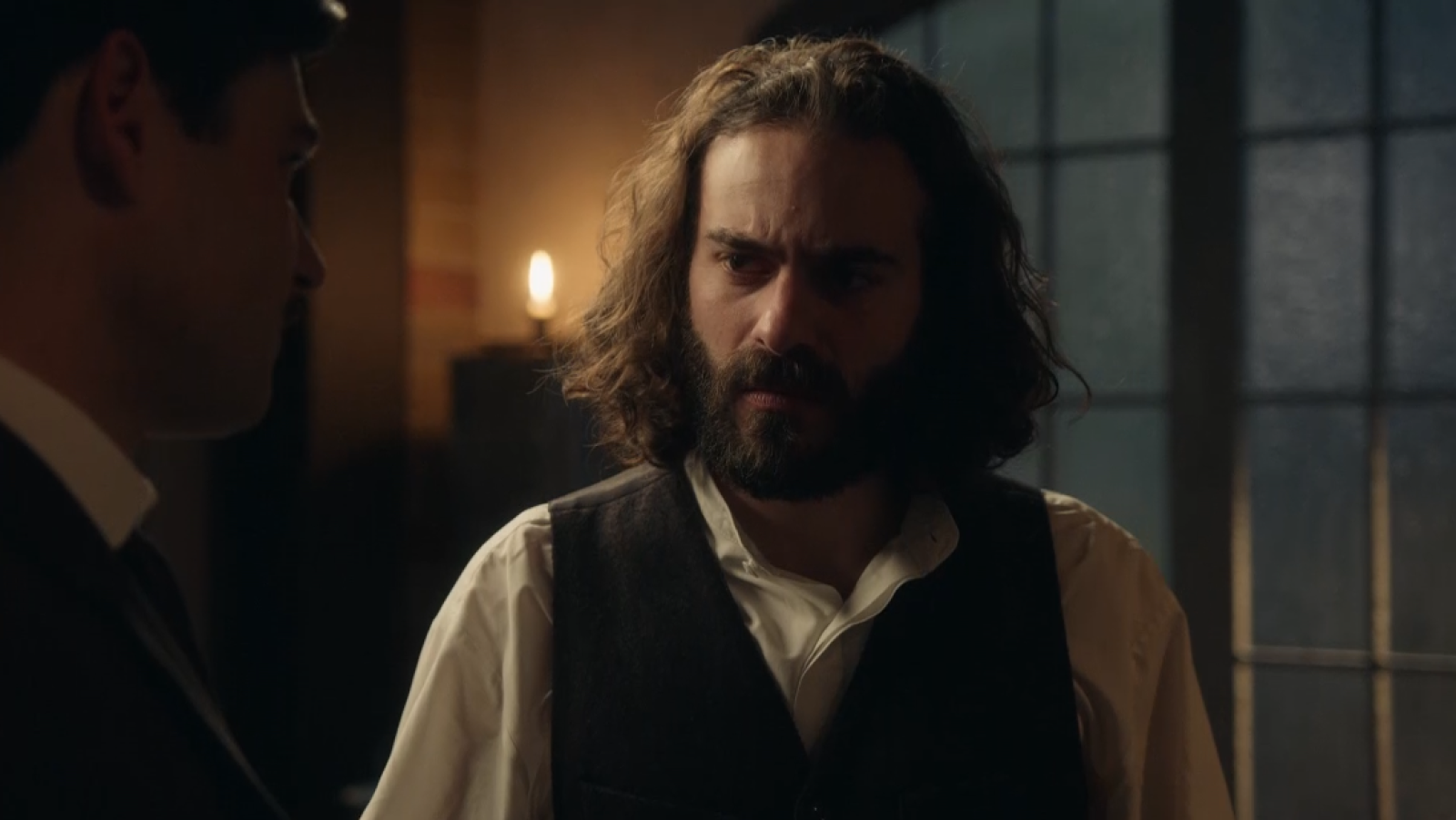 La Promesa: Manuel desvela la verdad a Adriano - La promesa | Ver