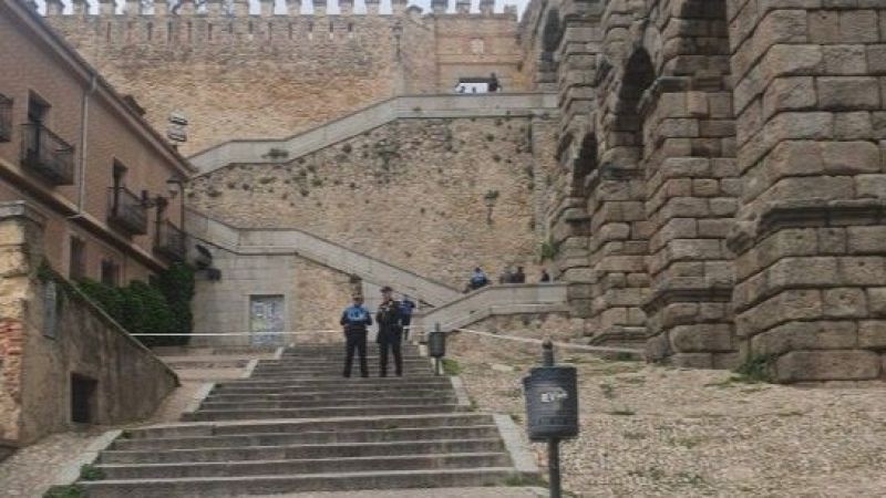 Muere un turista britnico al precipitarse desde el mirador del Acueducto de Segovia