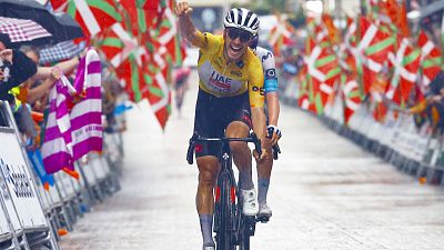 El portugus Joao Almeida se lleva la Itzulia y la etapa final por delante del espaol Enric Mas