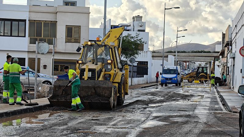 Las inundaciones en Lanzarote por las intensas lluvias dejan centenares de incidentes, la mayora en Arrecife y Teguise