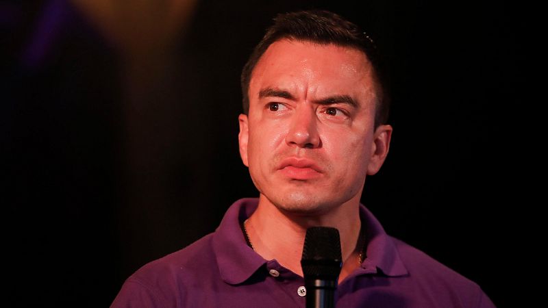 Noboa es reelegido presidente de Ecuador con el 55% de los votos y acaba con la esperanza de la izquierda de González