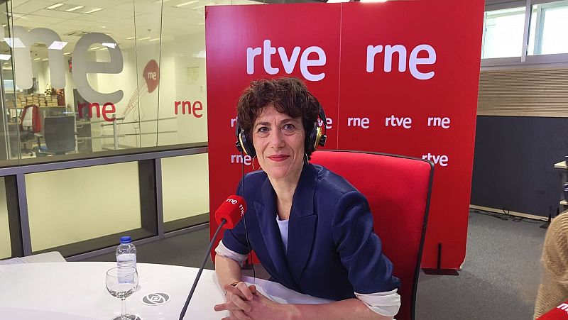 Saiz acusa al PP de "abrazar la xenofobia" en el reparto de migrantes: "La brújula que les guía la tiene Vox en sus manos"