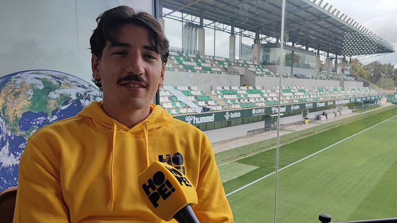 Héctor Bellerín muestra su lado ecologista en ‘Hope! El podcast’: “El fútbol tiene una masculinidad muy tóxica”