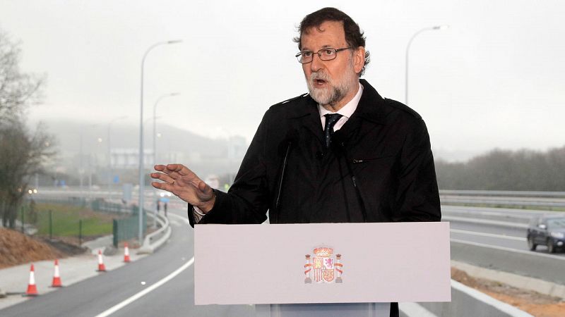 Rajoy celebra el dato del paro y dice que Cataluña es el "único riesgo" para la economía