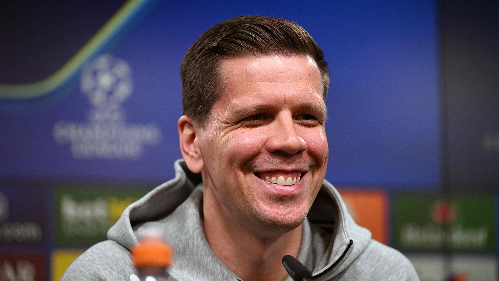 Szcesny cuenta cómo recibió la llamada del Barça: "Estaba jugando al golf con mi hijo" - Fútbol | Ver