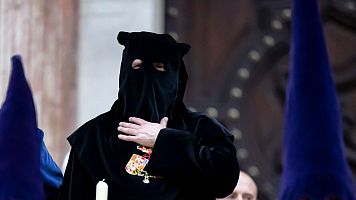 Preso indultado por la Cofrada de Nuestro Padre Jess El Rico en Mlaga el Mircoles Santo de 2024.