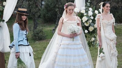 Alta costura con sabor campestre: así son los vestidos de novia diseñados en 'Maestros de la Costura Celebrity'