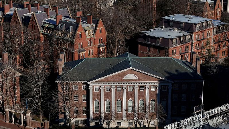 EE.UU. cancela otra subvención a la Universidad de Harvard y exige un registro de estudiantes extranjeros