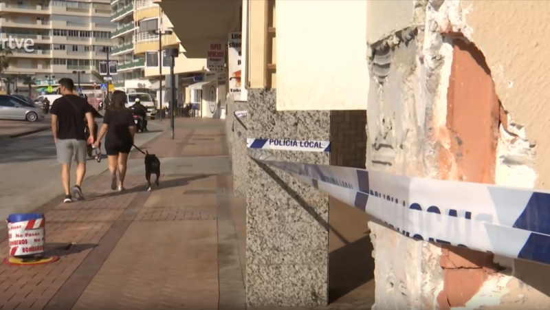 Dos muertos y tres heridos graves tras arrollar un coche una terraza en el paseo marítimo de Fuengirola, Málaga