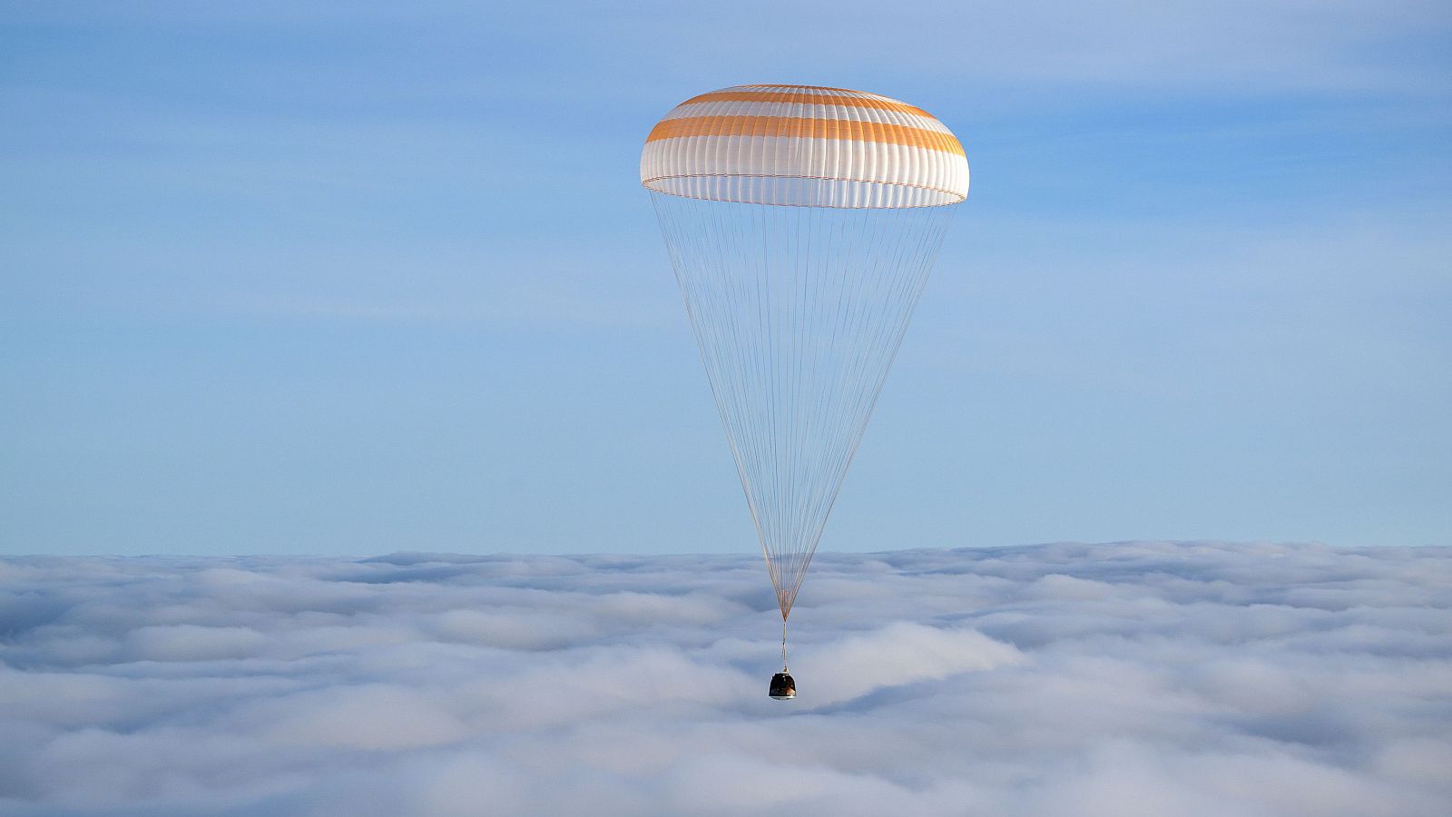 La nave rusa Soyuz MS-26 regresa a la Tierra
