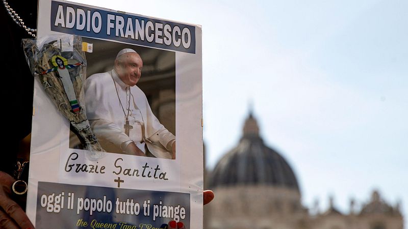 TVE repasa la vida del papa Francisco en un Telediario 2 especial