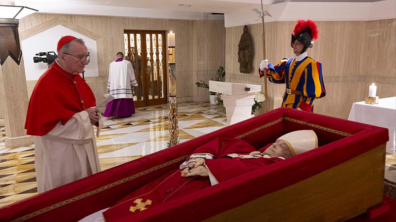 Muerte del papa Francisco, en directo hoy | Políticos y diplomáticos firman en el libro de condolencias de la Nunciatura