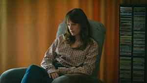 Laura (Susana Abaitua) se encuentra en mitad de una crisis personal y profesional en 'Todo lo que no s'.