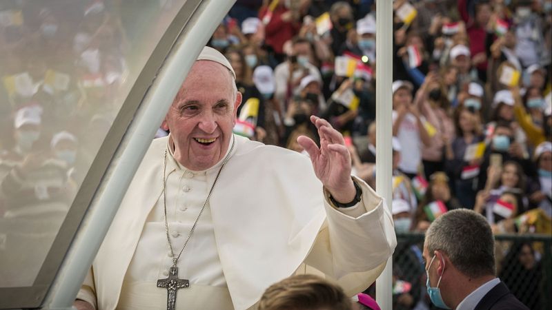 Francisco, el papa bromista que ganaba en las distancias cortas