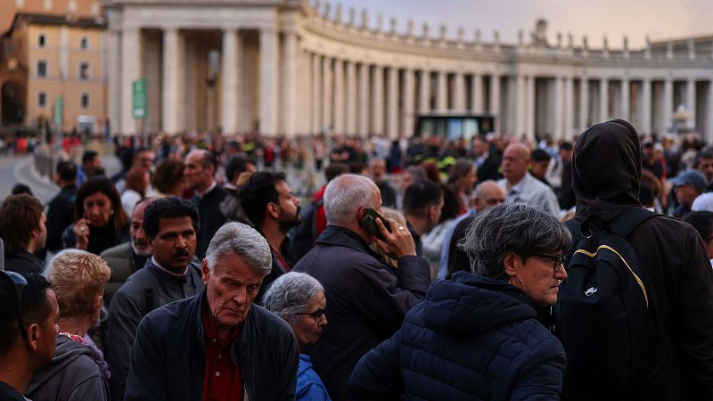 El precio de hoteles y vuelos a Roma se disparan ante el funeral del papa Francisco